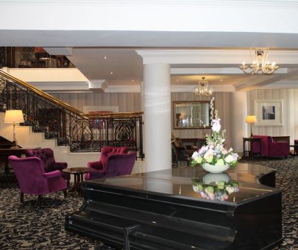 Hotel - Vestíbulo3